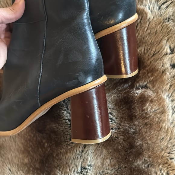 ALOHAS BLACK BOOTS - Picture 2 of 4